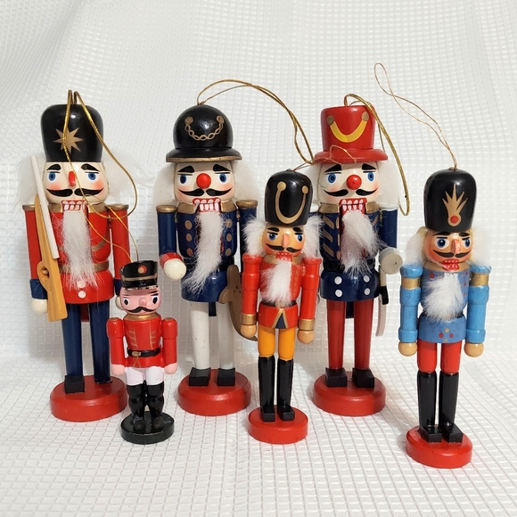 Nutcracker Christmas Tree Ornaments Set Of 6 Wood Free Standing - Picture 1 of 6